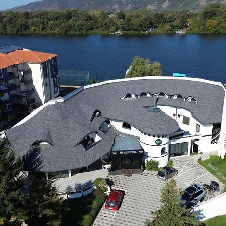 Prenociste Srebrno Jezero Hotel Veliko Gradiste Exterior photo