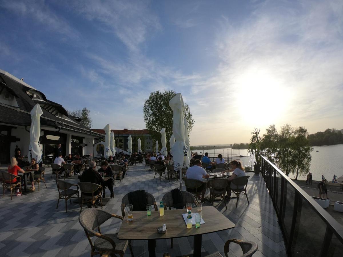 Prenociste Srebrno Jezero Hotel Veliko Gradiste Exterior photo