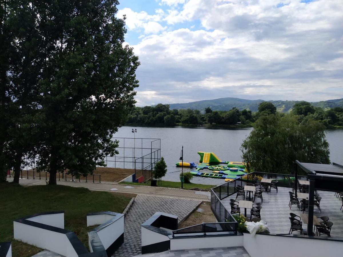 Prenociste Srebrno Jezero Hotel Veliko Gradiste Exterior photo