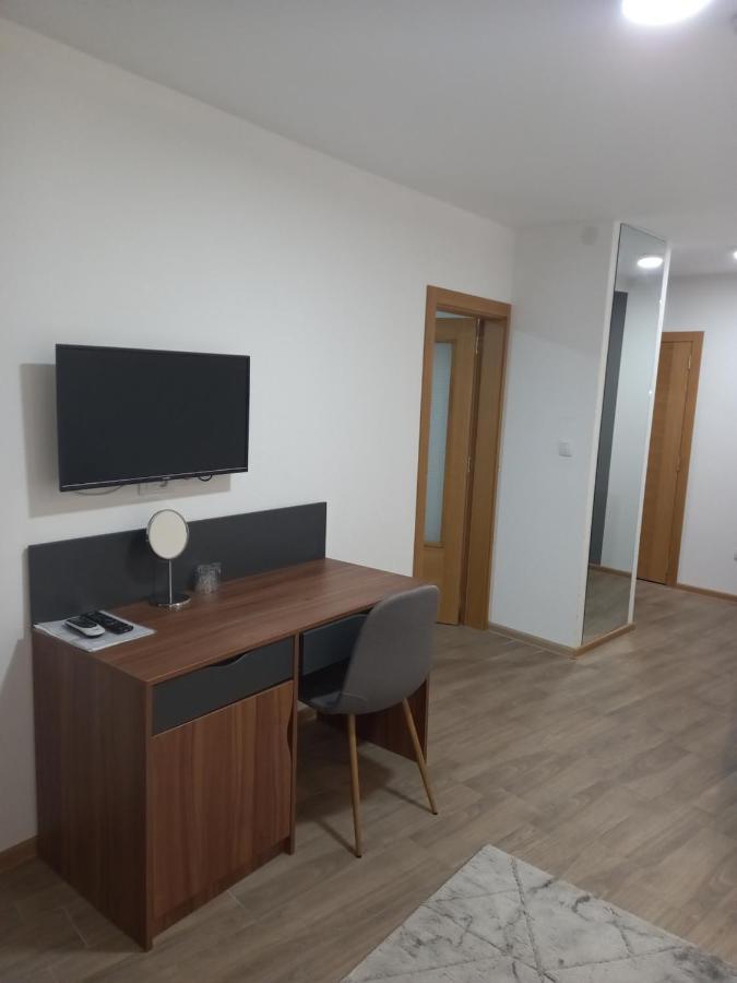 Prenociste Srebrno Jezero Hotel Veliko Gradiste Exterior photo