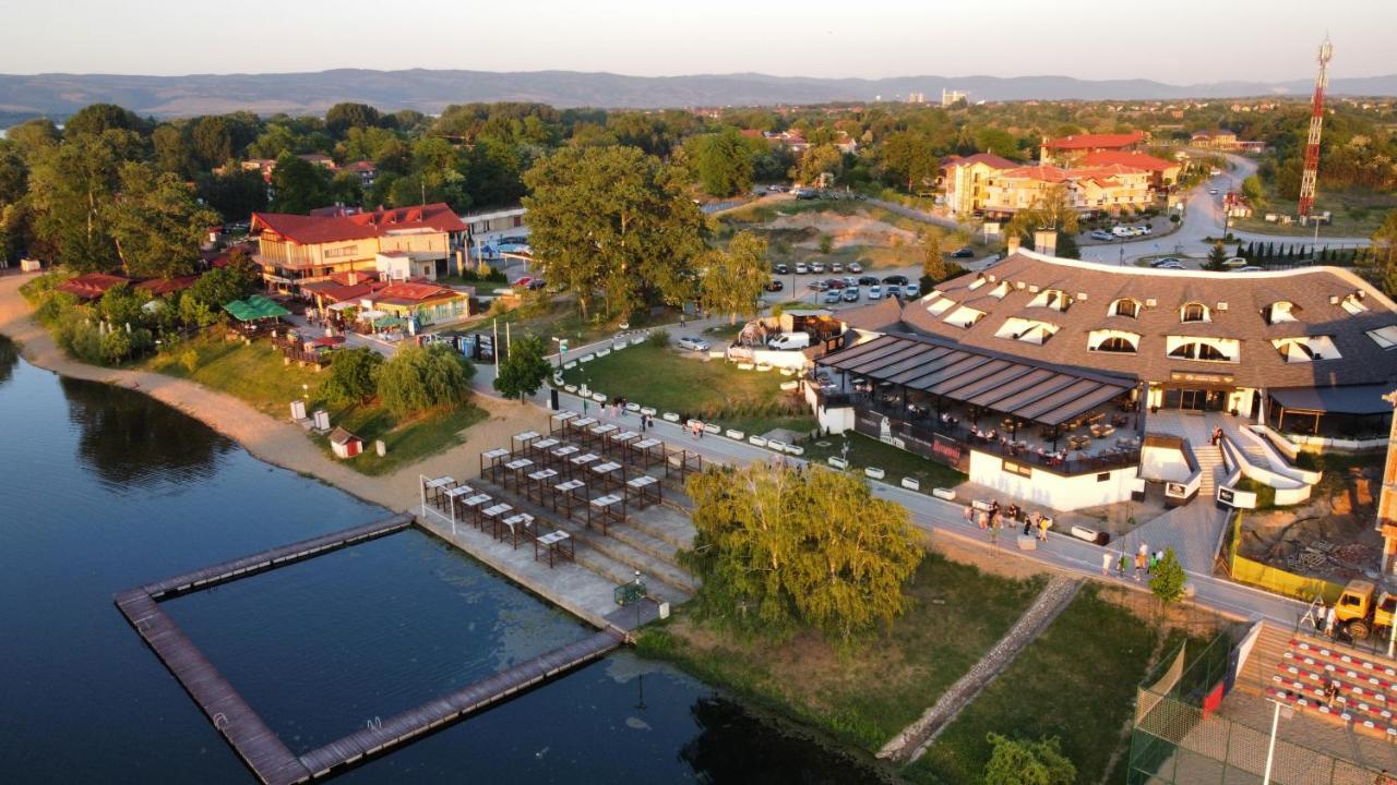 Prenociste Srebrno Jezero Hotel Veliko Gradiste Exterior photo